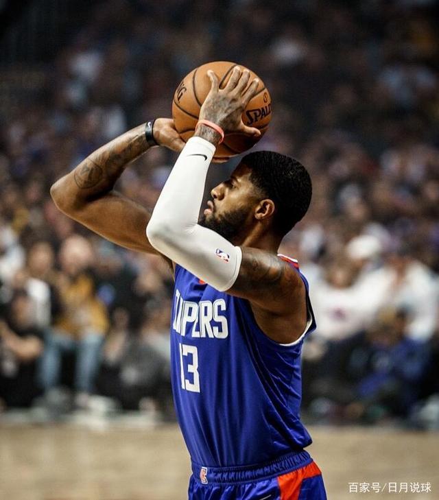 格纳布里：凯恩在防守中表现出色，进球归功于球队定位球教练（格纳布里称赞凯恩防守出色：进球功劳属于球队的定位球教练）