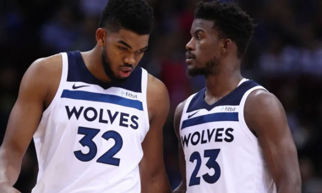 格外耀眼，百度地图APP搜“泰州”会出现“泰州总冠军”字样（在百度地图APP搜索“泰州”将出现“泰州总冠军”字样，格外醒目）