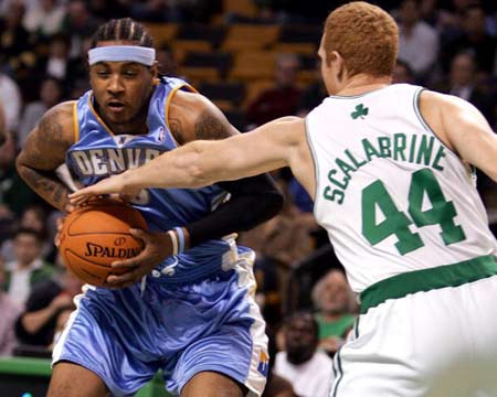 半场： 萨索洛2-1佛罗伦萨，曼德拉戈拉点射，沃尔帕托破门（半场结束，萨索洛2-1领先佛罗伦萨：曼德拉戈拉点球，沃尔帕托建功）