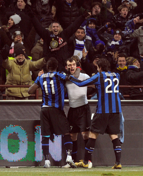 巴萨梅西进球助球队领先皇家社会（梅西破门助巴萨暂领先皇家社会）