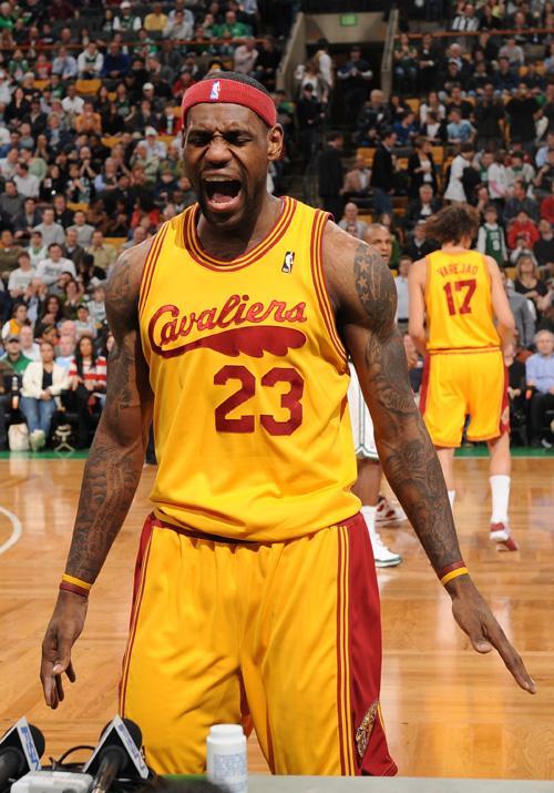 阿斯预测巴萨vs布鲁日首发：莱万领衔，拉什福德替补（阿斯报预测巴萨战布鲁日首发：莱万压阵，拉什福德替补待命）