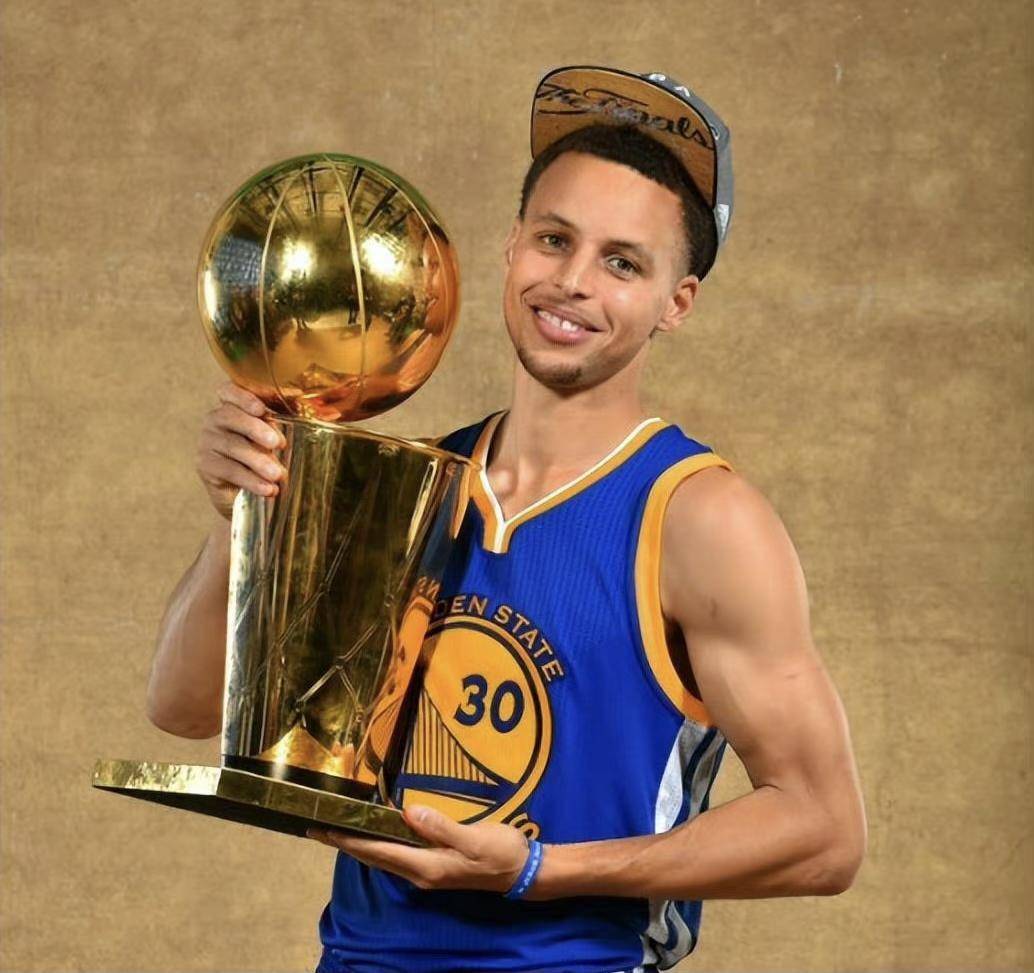 六边形战士！广东小外援奎恩19中11得到29分6篮板7助攻5抢断（攻防一体的广东小外援奎恩：19投11中砍下29分6篮板7助攻5抢断）