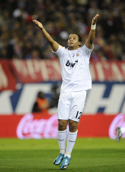 足球报：新鹏城下赛季目标是保级的基础上前进几名（足球报：新鹏城下赛季在保级基础上力争提升名次）