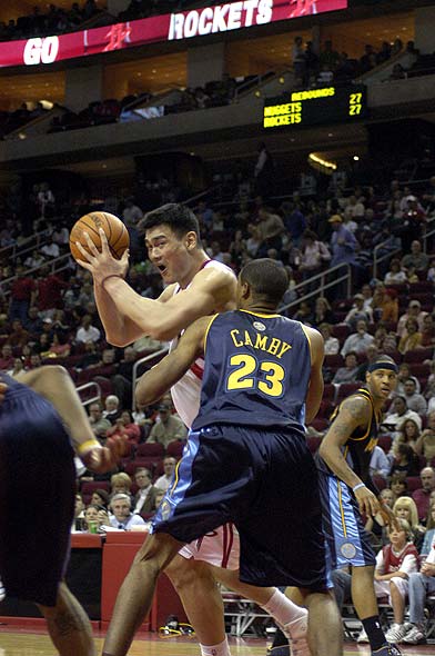 队报：巴黎有意埃里克-加西亚，可能在冬窗行动（队报：巴黎看中埃里克-加西亚，冬窗或将出手）