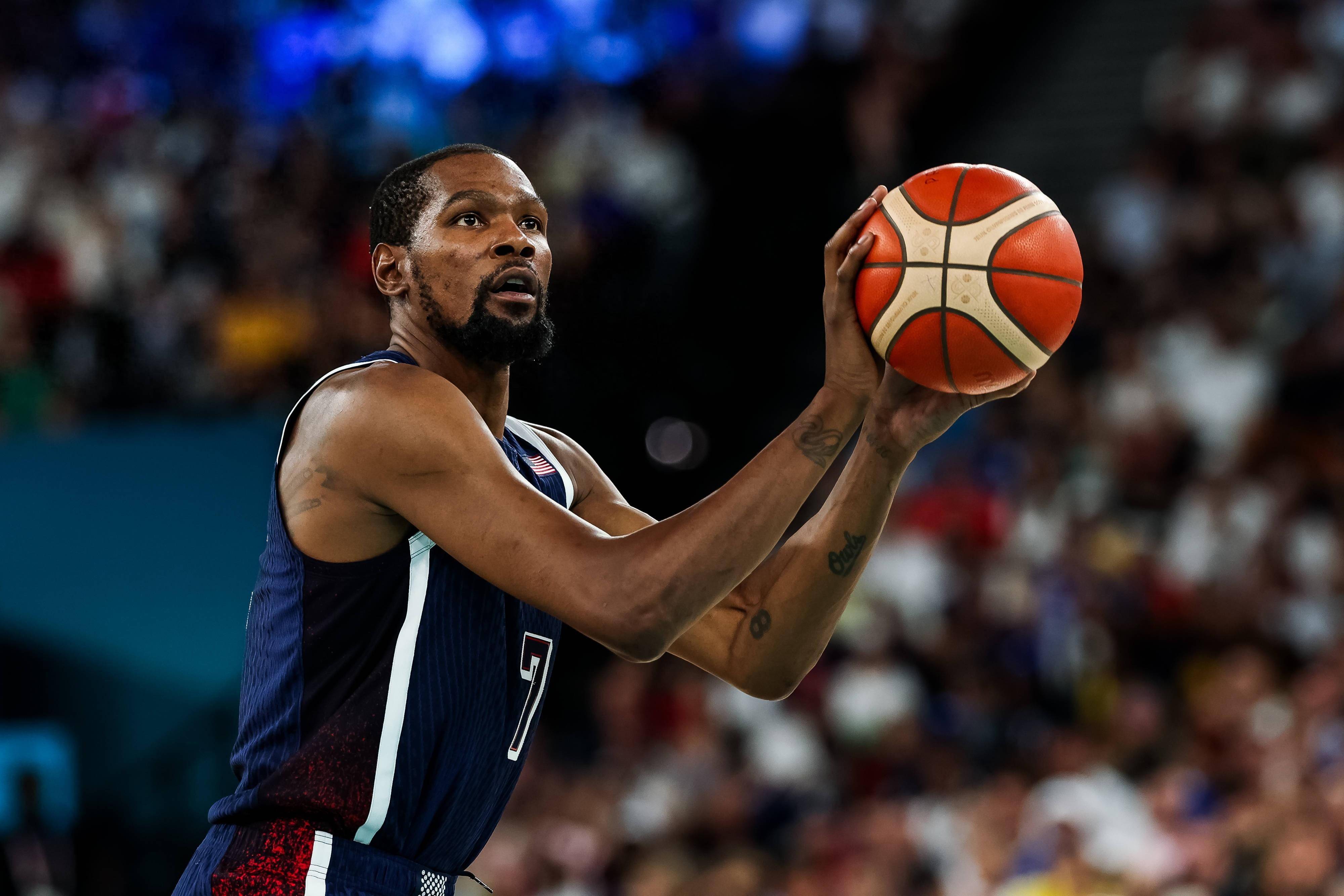 大魔王也来了！张怡宁现场观战（张怡宁亲临现场观赛，“大魔王”到场助阵）